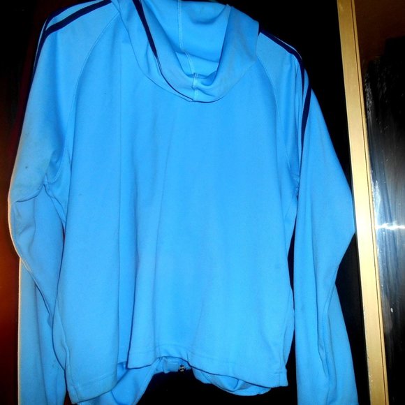 Addidas top - Picture 2 of 6